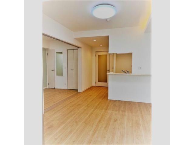 RESIDENCE丸の内七間町の居間写真
