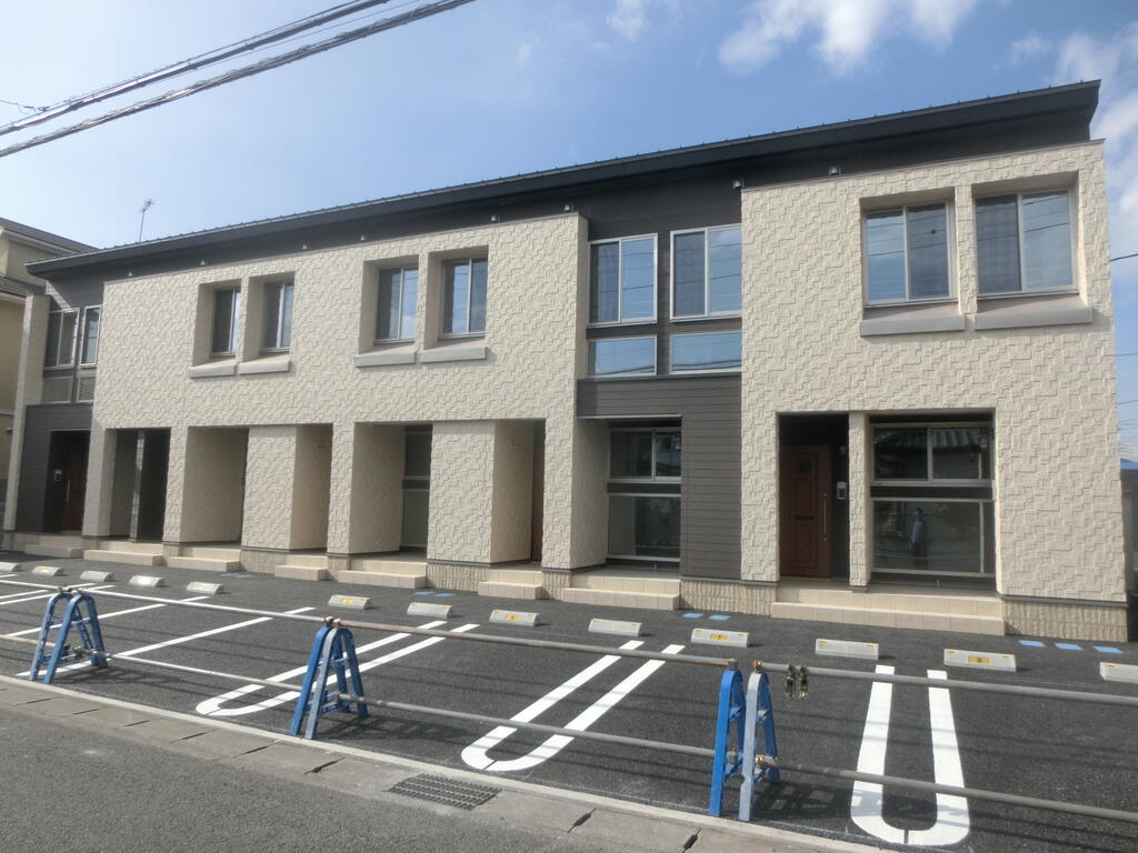 ＪＲ宇都宮線 宇都宮駅 バス乗車時間：15分 最寄りバス停で下車 徒歩7分 築10年