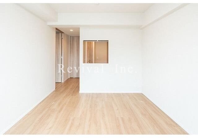 居室・リビング　床暖房完備のリビングでございます