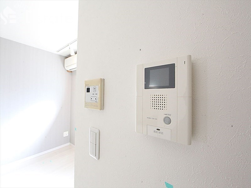 セキュリティ　モニター付きインターホン
