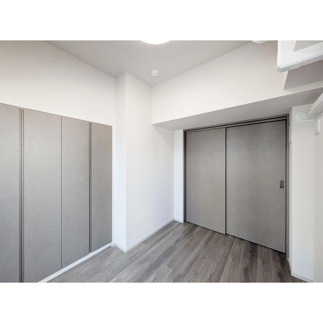 その他部屋・スペース　開放的な寝室です