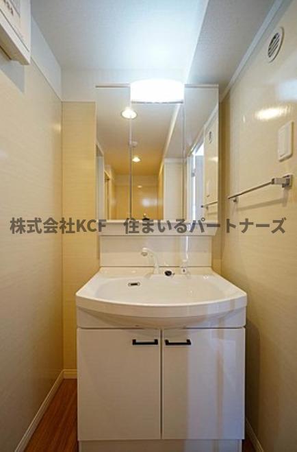 洗面設備　コンパクトで使いやすい洗面所