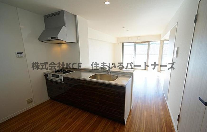 キッチン　コンパクトなキッチンで掃除もラクラク