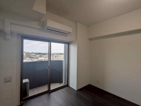 居室・リビング　室内