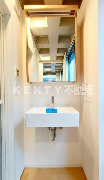 洗面設備　脱衣スペースもあります