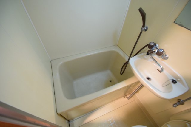 バス・シャワールーム　清潔なバス