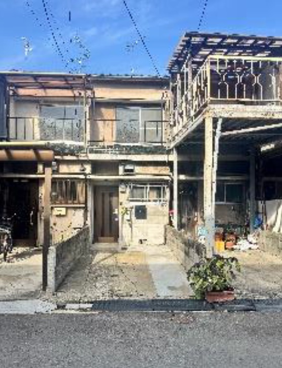 寝屋川市黒原橘町24-5 2階建テラス