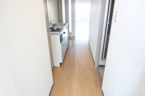 玄関　※別部屋の写真です