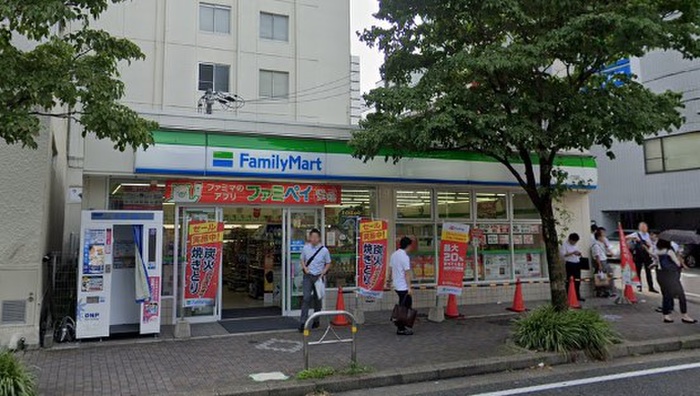コンビニ　ファミリーマート 葵1丁目店（コンビニ）まで55m