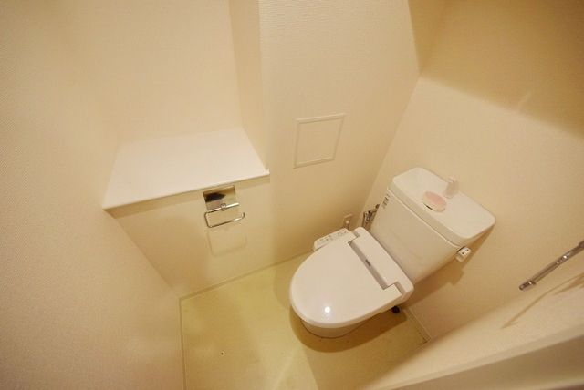 トイレ　別タイプのお部屋写真です