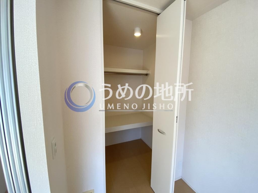 収納　洋室収納