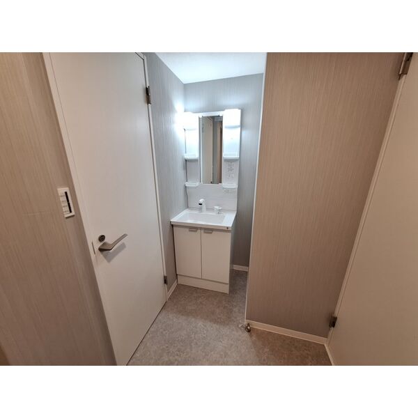 洗面設備　※別号室の参考写真です