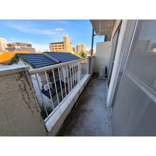 バルコニー　※別号室の参考写真です