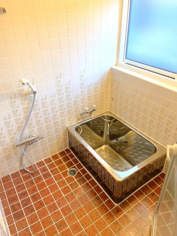 バス・シャワールーム　追い焚き可能、浴室乾燥暖房ありのお風呂です