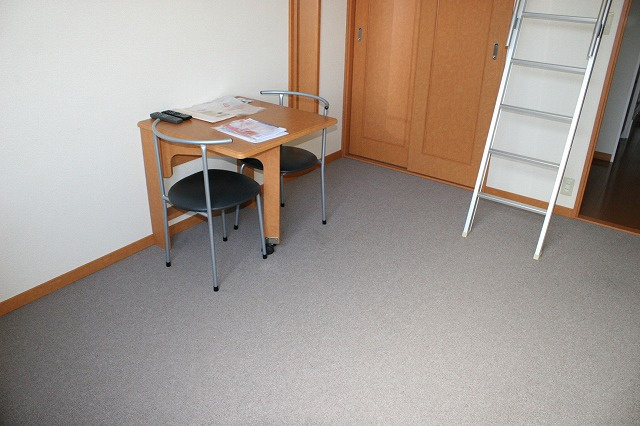 居室・リビング　ゆったり過ごせる居間です