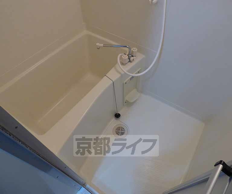 バス・シャワールーム　バスルームです。