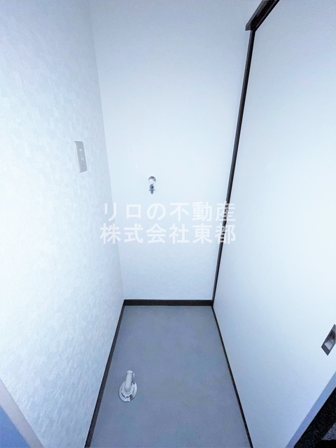 その他　洗濯機置き場は室内にあるので雨に濡れる心配はありません。