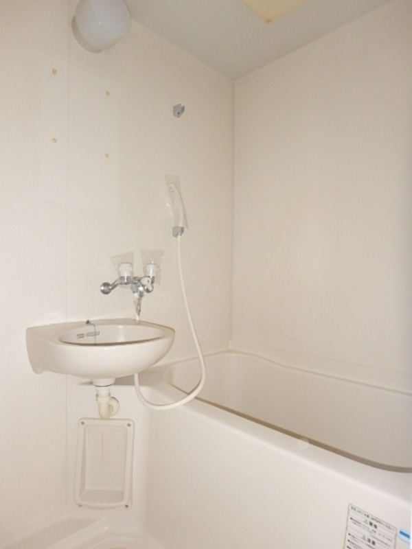 バス・シャワールーム　図面と現状に相違がある場合には現状を優先