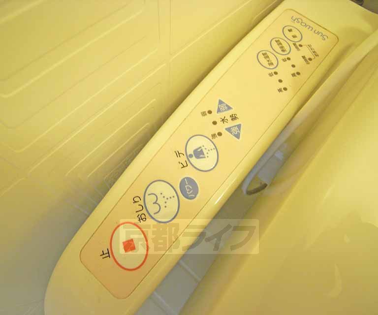 トイレ　ウォシュレット付きです。