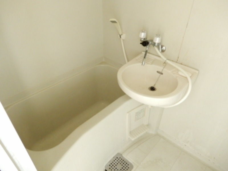 バス・シャワールーム　図面と現状に相違がある場合には現状を優先