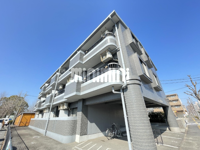 建物外観　鉄筋コンクリート造です