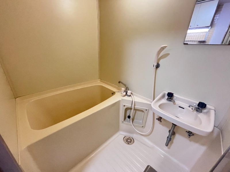 バス・シャワールーム　別号室イメージ