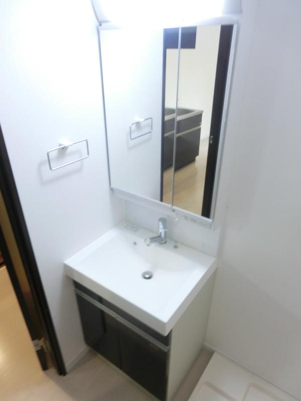洗面設備　※同シリーズの別物件の写真です
