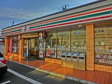 コンビニ　セブンイレブン横浜上星川３丁目店（コンビニ）まで335m
