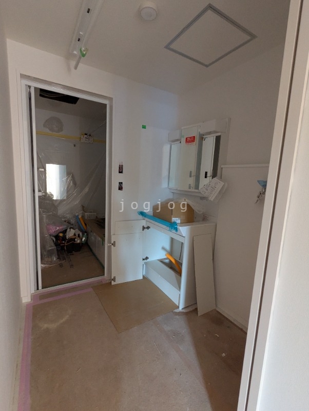 その他　室内物干し　同仕様パース