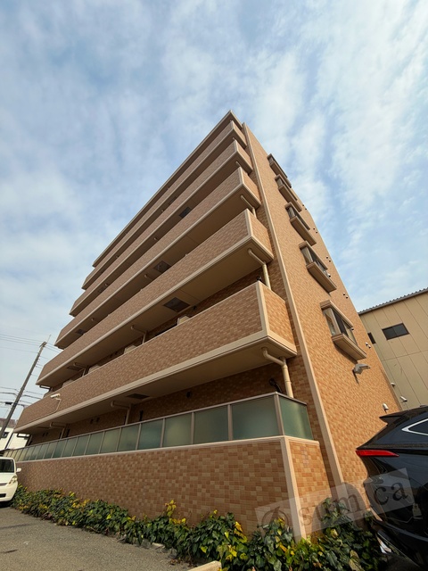 建物外観　スタイリッシュな建物です＾＾