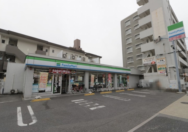 コンビニ　ファミリーマート 砂田橋五丁目店（コンビニ）まで246m