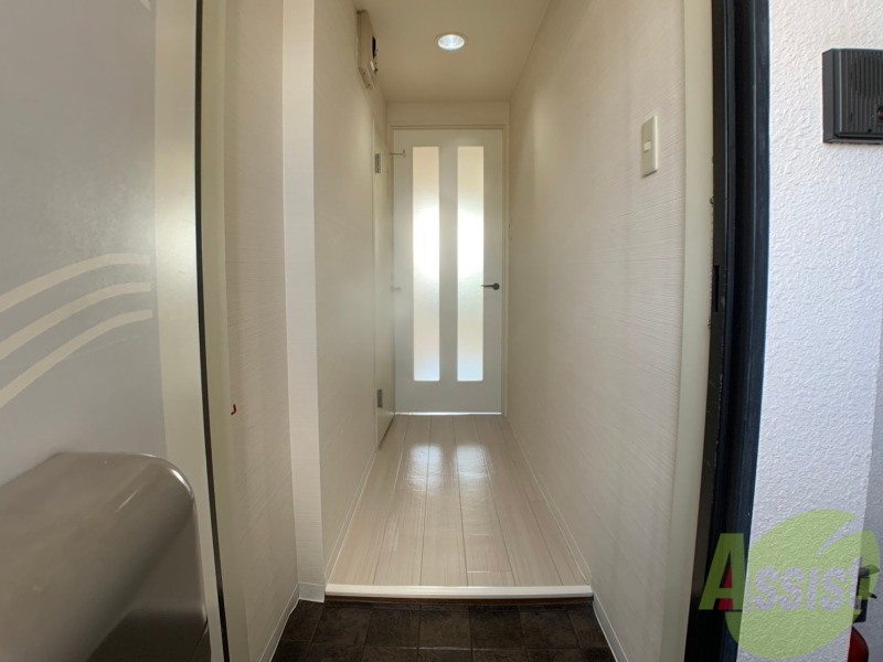 玄関　玄関です。白を基調としていて清潔感があります！