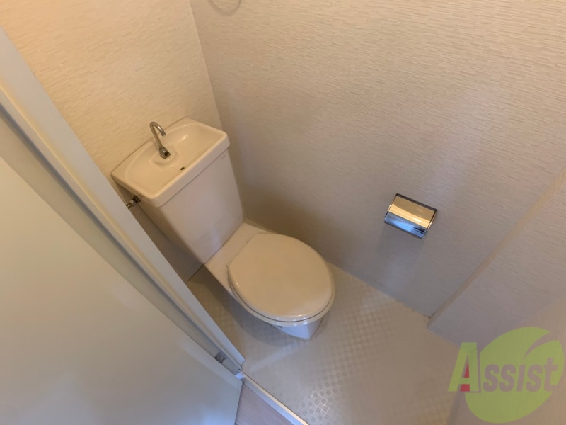 トイレ　こちらはトイレです。清潔感があり、安心して使用できます。