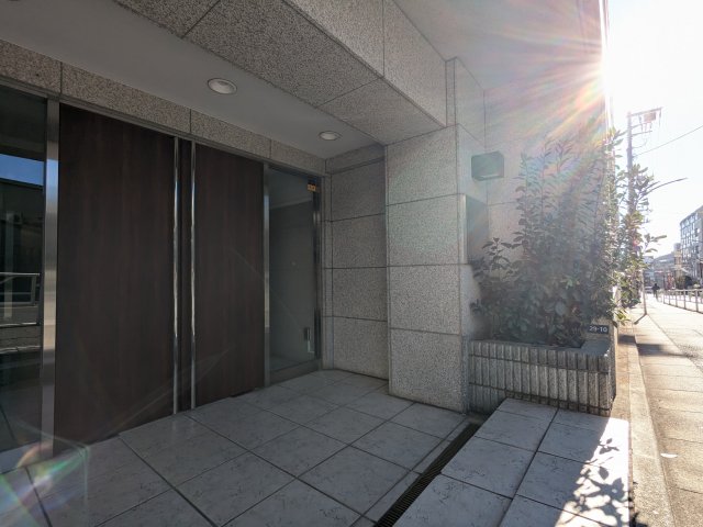 エントランス　建物の内部です