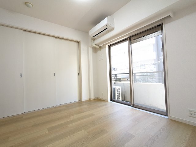 居室・リビング　こちらの居間で趣味の時間をお楽しみください