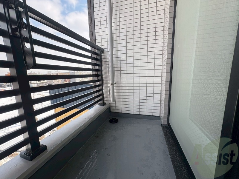 バルコニー　バルコニーです。洗濯物を干したり一息ついたりできますね！