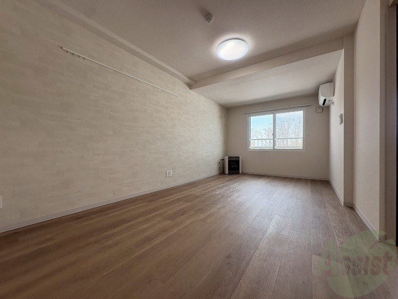 居室・リビング　広々としたリビングですね。使い勝手がよさそうですね！