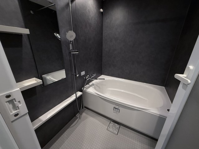バス・シャワールーム　同物件別部屋写真