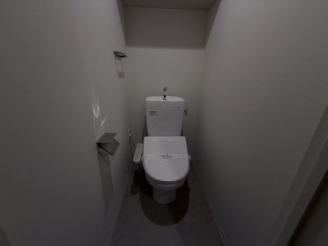 トイレ　同物件別部屋写真