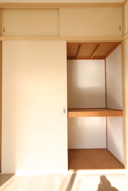 収納　清掃前のお写真です