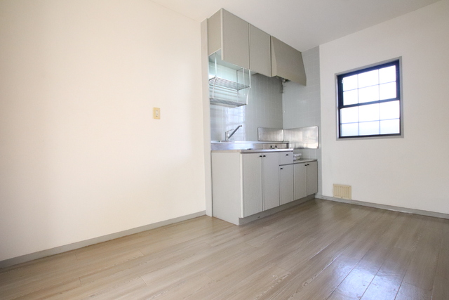 居室・リビング　清掃前のお写真です