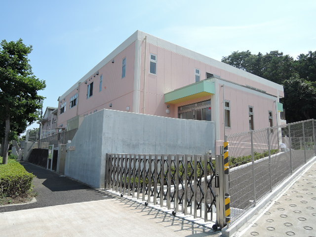 幼稚園・保育園　東平しらゆり保育園（幼稚園・保育園）まで600m
