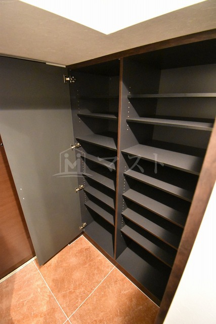 その他　※奇数階カラーはホワイト系です。