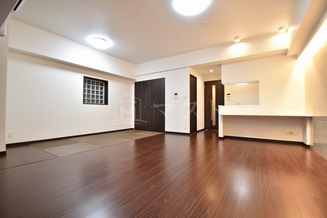 居室・リビング　※奇数階カラーはホワイト系です。