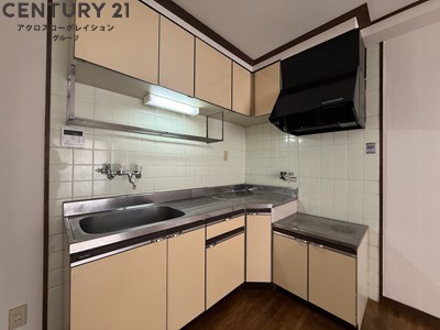 キッチン　収納スペース豊富なキッチンです。