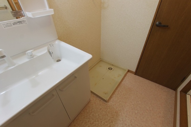 洗面設備　※別室同じ間取りの写真。現況を優先します。