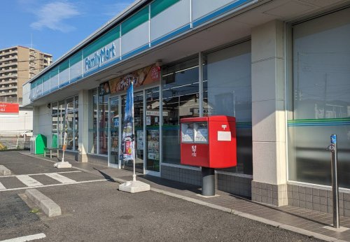 コンビニ　ファミリーマート さいたま西堀九丁目店（コンビニ）まで144m