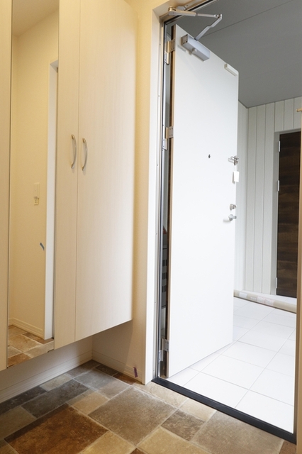 玄関　ルピナ尾倉１０１　玄関