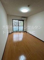 居室・リビング　室内