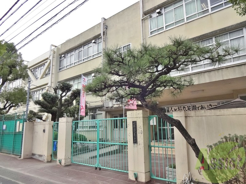 小学校　吹田東小学校（小学校）まで821m